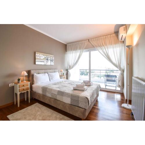 Alimos Luxury 3 Bd Apt w Stunning Acropolis Views