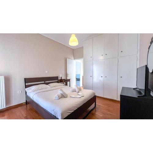 Alimos Sea View Family Apartment
