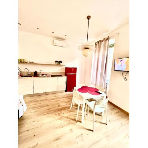 Alla Scalinata del Teatro Rossetti confort suites parcheggio