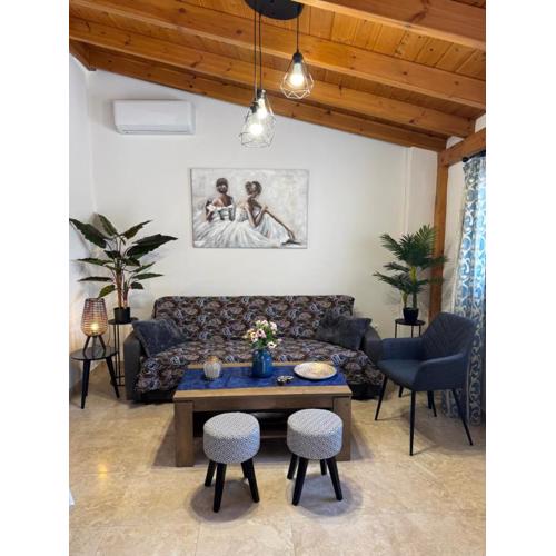 Alleyhouse 83