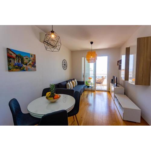 Allora apartment with panoramic sea view