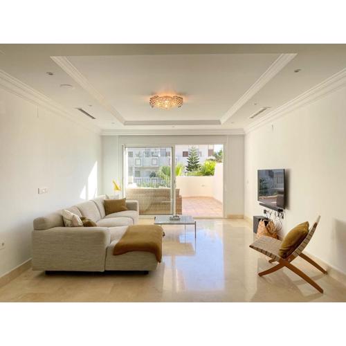 Aloha Hill Club Exclusive Apartment with Premier Resort Amenities