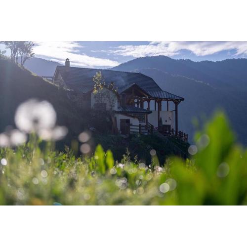 Alpin Zeneli Chalet
