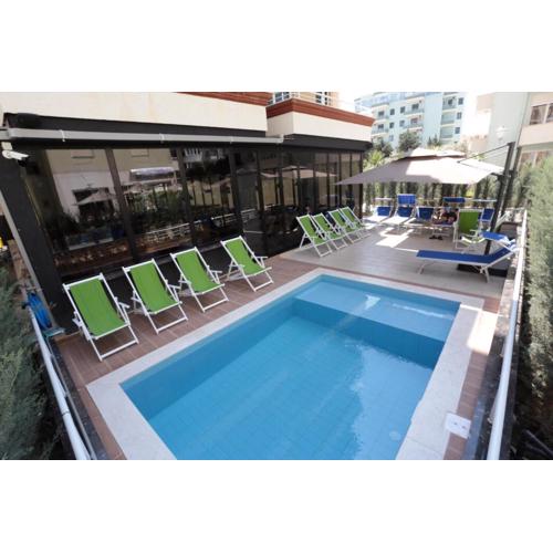 Alvin Comfort Hotel