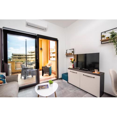 Always Traveling Near The City Center - Happy Rentals