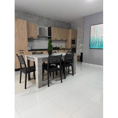 Amadeo Suites