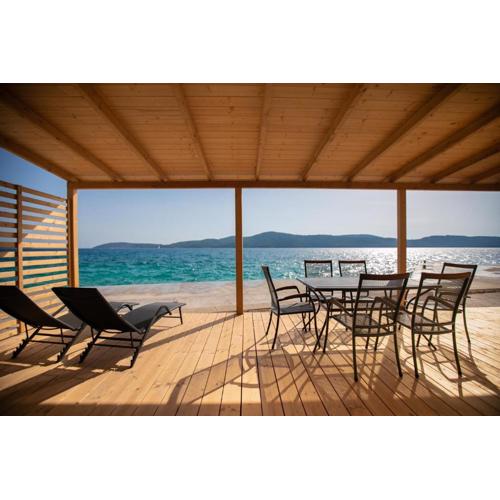 Amadria Park Deluxe Mobile Home