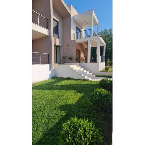 Amaryllis Luxury Living