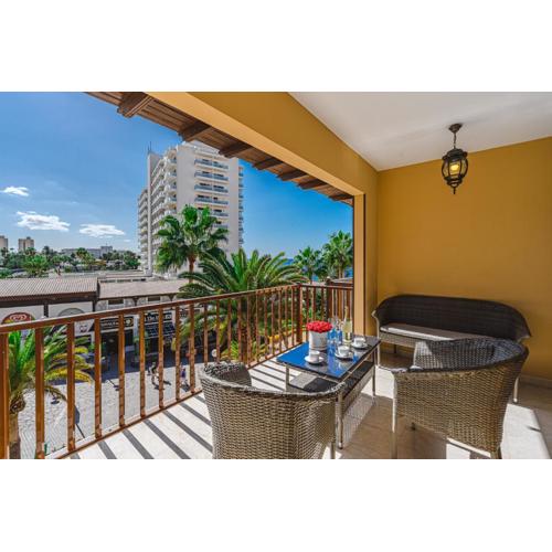 Amazing 3 bedroom apartment on the first line of the best Las Americas beach, air conditioner and terrace ocean view
