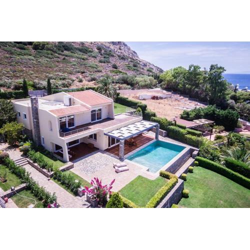 Amazing 5 bedroom Villa with Swimming Pool