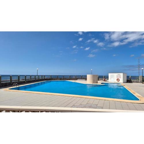 Amazing Apartment Atlantic View with private garden oceanfront
