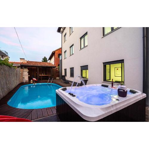 Amazing Apartment In Kastel Kambelovac