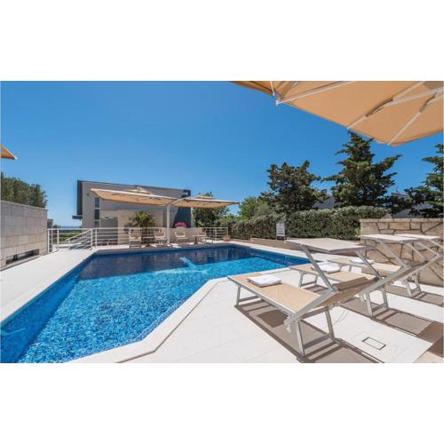 Amazing Apartment In Novalja With Wifi