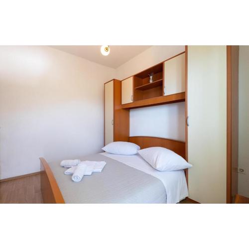 Amazing Apartment In Omis With Wifi