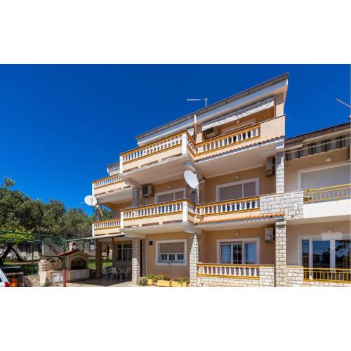 Amazing Apartment In Rab With Wifi