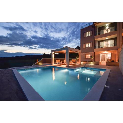 Amazing Apartment In Rogoznica