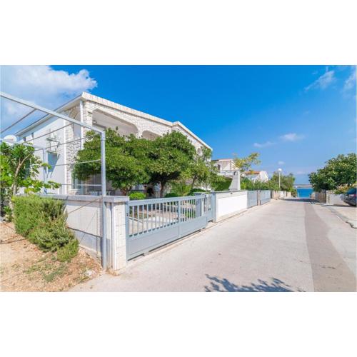Amazing Apartment In Vir With Wifi