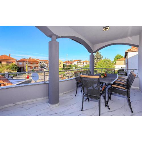 Amazing Apartment In Zadar With Wifi