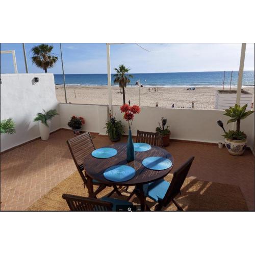 AMAZING FRONTAL BEACH APARTMENT #Traveller\
