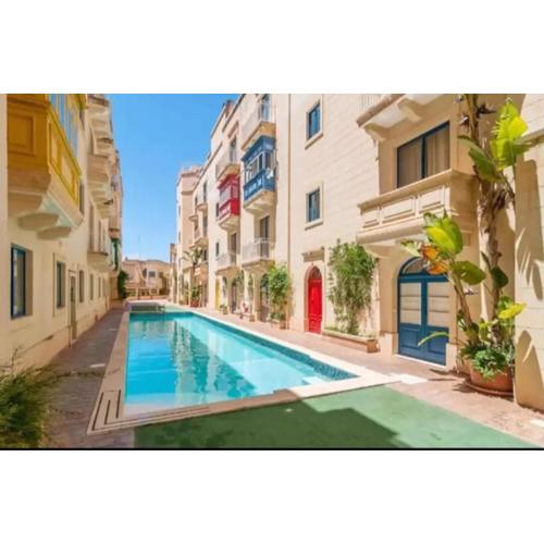 Amazing Gozo penthouse sea views, hot tub, pool, free AC