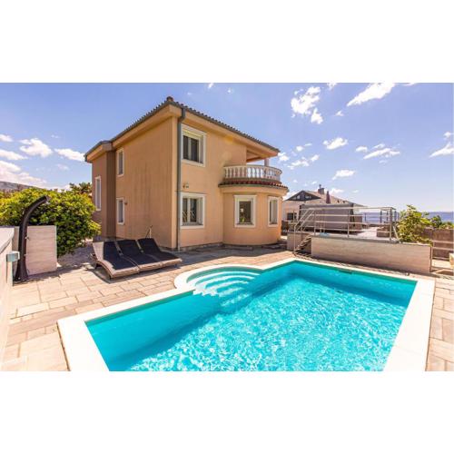 Amazing Home In Crikvenica With Wifi