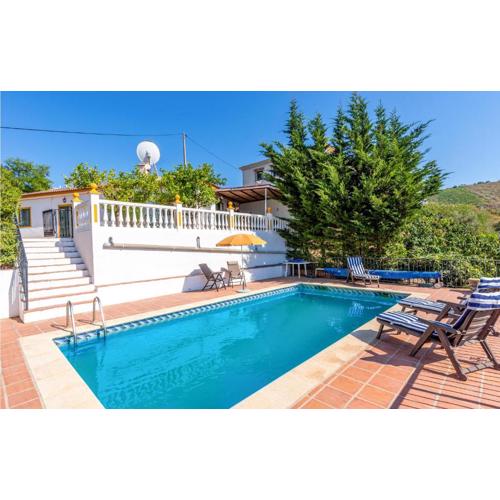 Amazing Home In Iznate