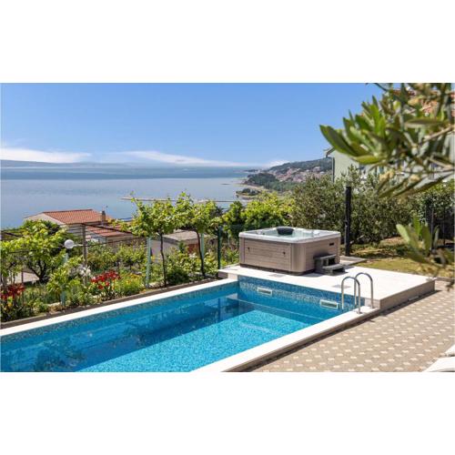 Amazing Home In Omis With Jacuzzi