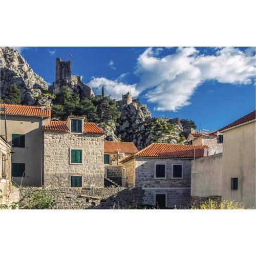 Amazing Home In Omis With Wifi