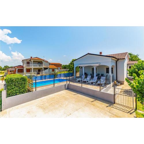 Amazing Home In Pula With Wifi