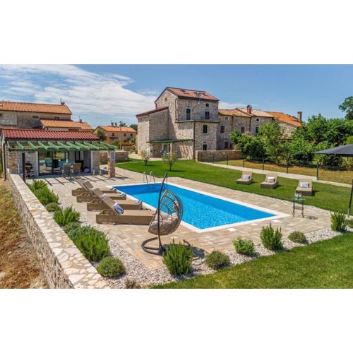 Amazing Home In Umag With Sauna