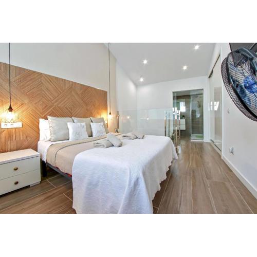 Amazing Maisonette with a Sea View and a Pool Access