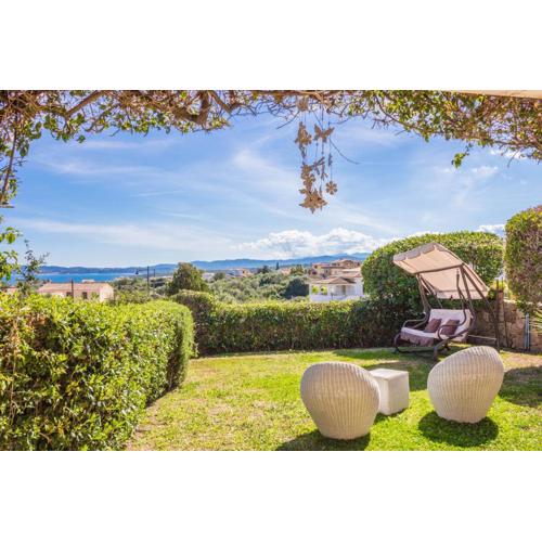 Amazing Sea View Flat with Swimming Pool!
