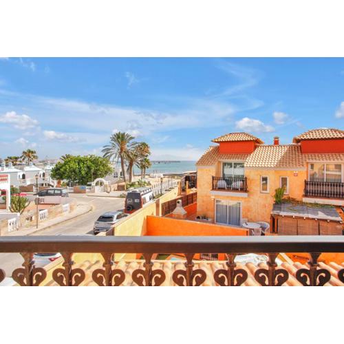 Amazing villa by the beach with private pool