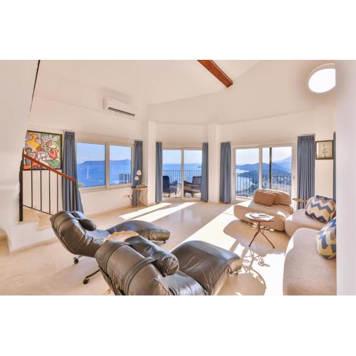 Ambassador Penthouse Apartment