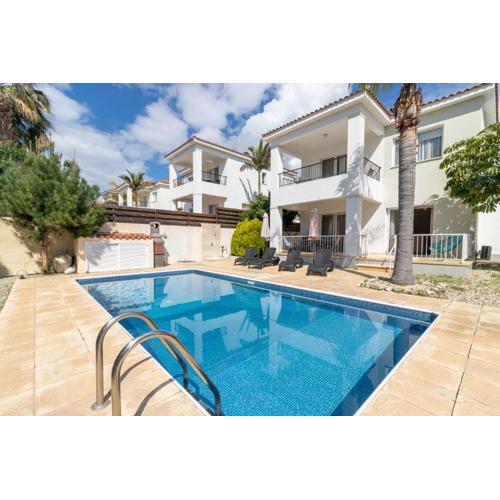 Amelia Villa in Coral Bay with private pool and close to a sandy beach