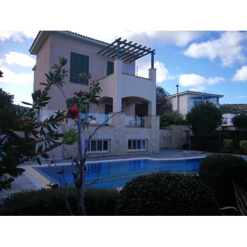 Amorosa Villas