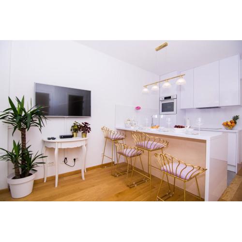 Amphora apartment with private jacuzzi