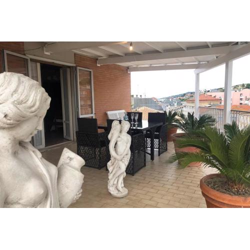 Ampio attico a 5 minuti dal mare