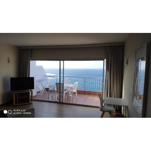 Amplio Apartamento con Vistas al Mar