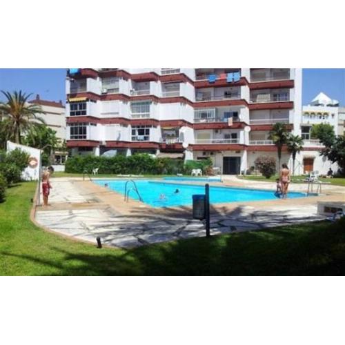 Amplío piso al lado de la playa en Nerja