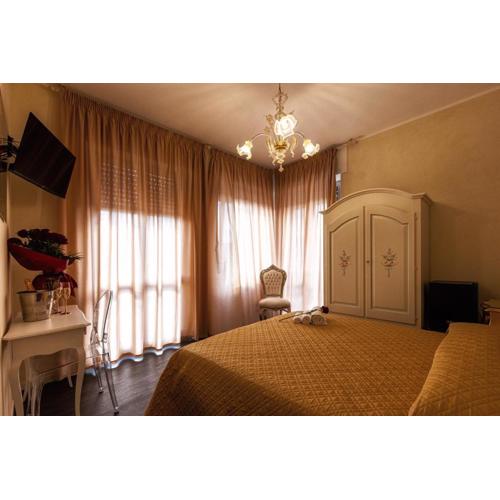 Amy Rooms