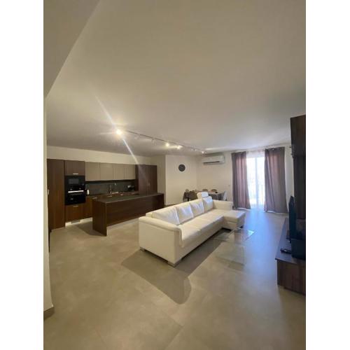 An immaculate 3 bedroom apartment in Gudja