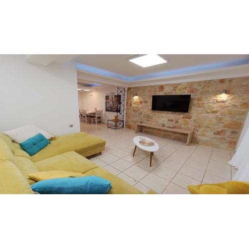 Anastasia Luxury Suites by Xenius Zeus in Nea Flogita