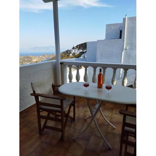 ANATOLI ROOMS SERIFOs