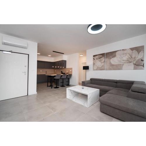 Anavi Apartment