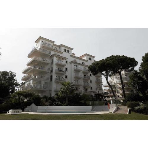 Andalucia del Mar · 3 bedroom apartment in Puerto Banus