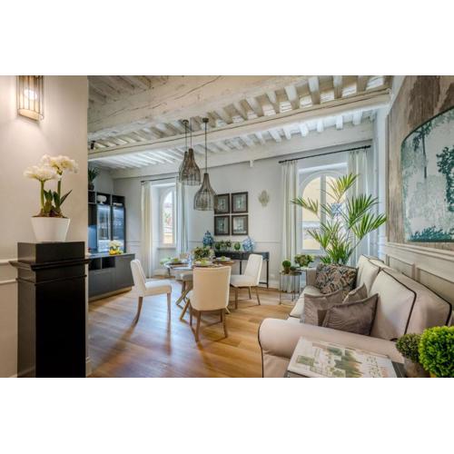 Angelica Luxurious Modern Apartment in the Heart of Lucca