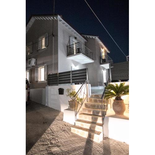 Angelos Apartments