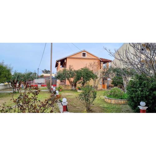Anna Garden Sidari