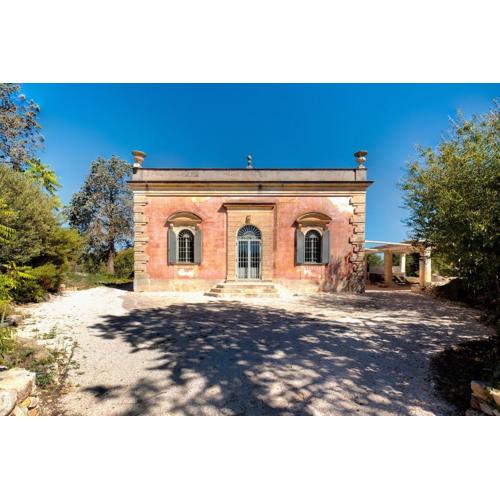 Antique Villa, Casa Rosa - 3 bed, 2 bath with pool